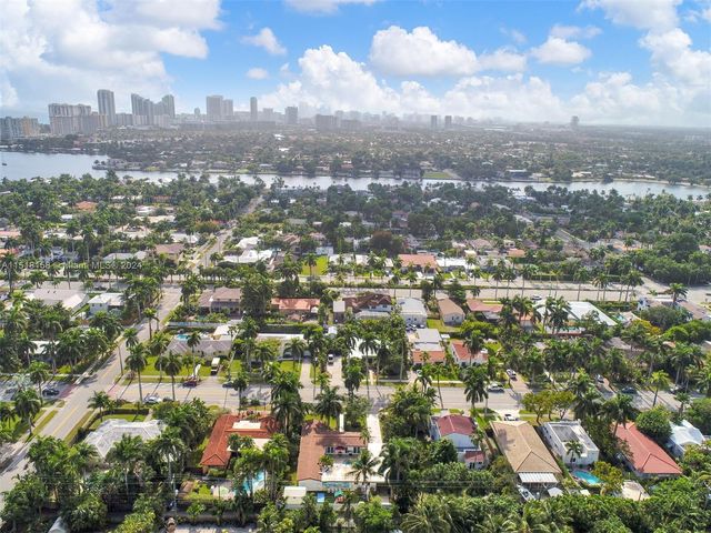 1017 Tyler St, Hollywood, FL 33019