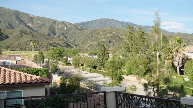 6895 Baroque Ct, San Bernardino, CA 92407