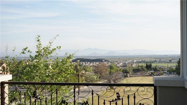 6895 Baroque Ct, San Bernardino, CA 92407
