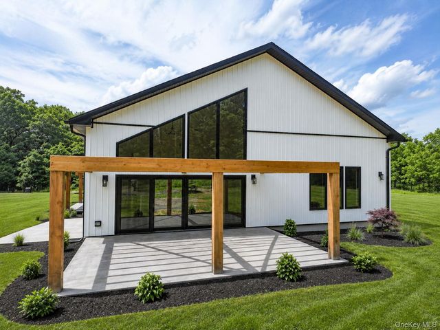 128 St Elmo Road, Wallkill, NY 12589