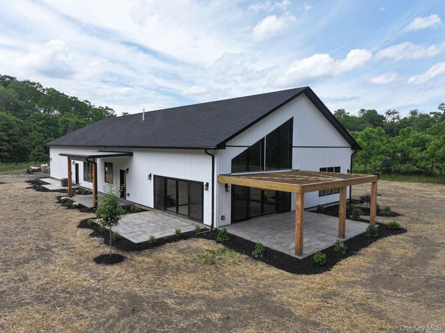 128 St Elmo Road, Wallkill, NY 12589