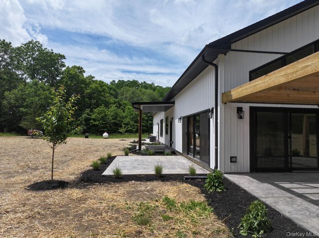 128 St Elmo Road, Wallkill, NY 12589