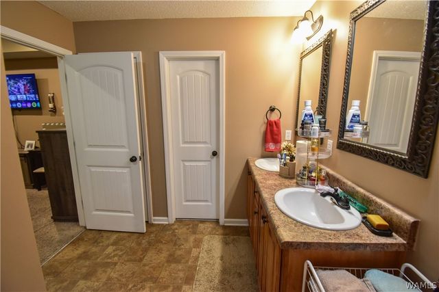 10410 Hunt, Tuscaloosa, AL 35405