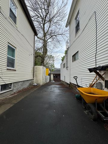 2534 Massachusetts Ave 3, Cambridge, MA 02140
