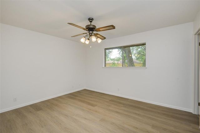 110 Spruce Street, Lake Jackson, TX 77566