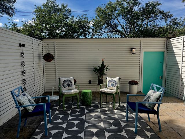 7404 W Northwest Highway 3, Dallas, TX 75225