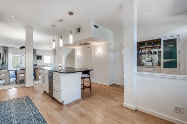 7404 W Northwest Highway 3, Dallas, TX 75225