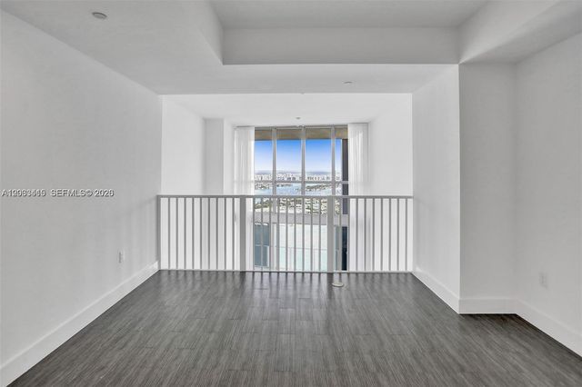 1100 Biscayne Blvd 5705, Miami, FL 33132