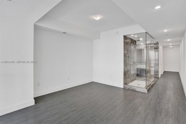 1100 Biscayne Blvd 5705, Miami, FL 33132