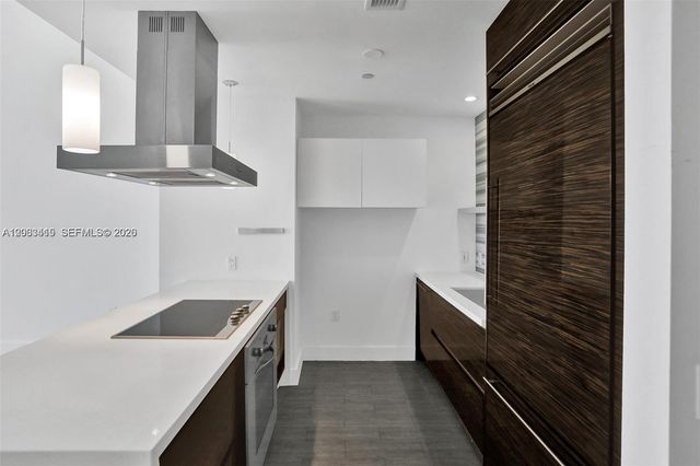 1100 Biscayne Blvd 5705, Miami, FL 33132