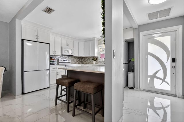 168 Amherst Lane, Lake Worth, FL 33467