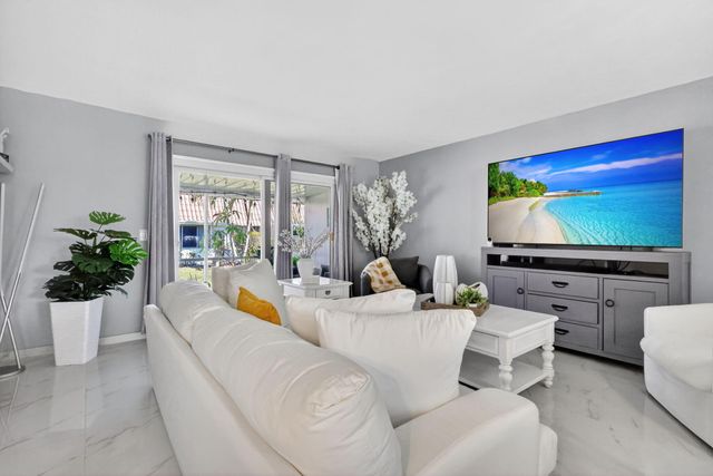 168 Amherst Lane, Lake Worth, FL 33467