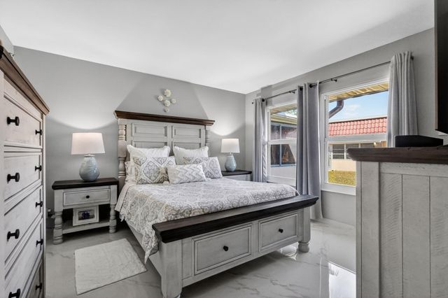 168 Amherst Lane, Lake Worth, FL 33467