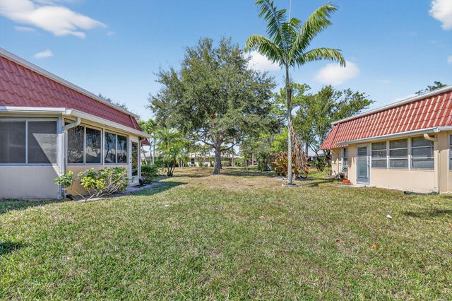 168 Amherst Lane, Lake Worth, FL 33467