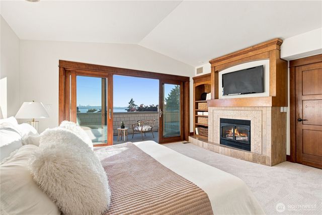 328 10th Avenue W, Kirkland, WA 98033