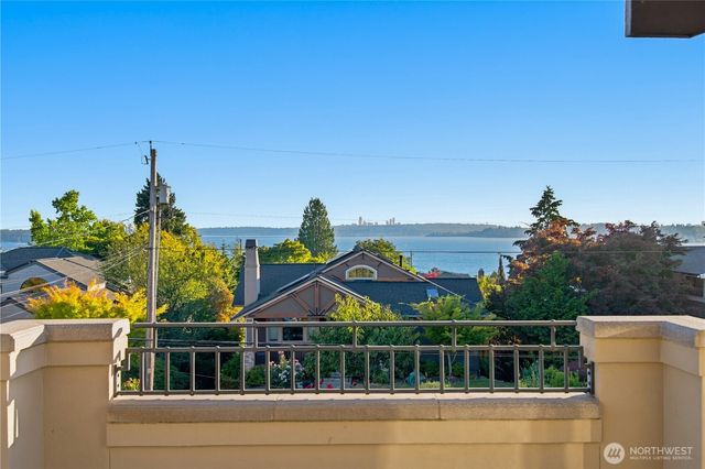 328 10th Avenue W, Kirkland, WA 98033
