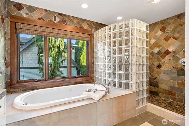 328 10th Avenue W, Kirkland, WA 98033