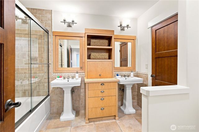 328 10th Avenue W, Kirkland, WA 98033