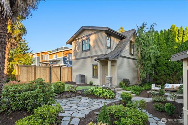328 10th Avenue W, Kirkland, WA 98033