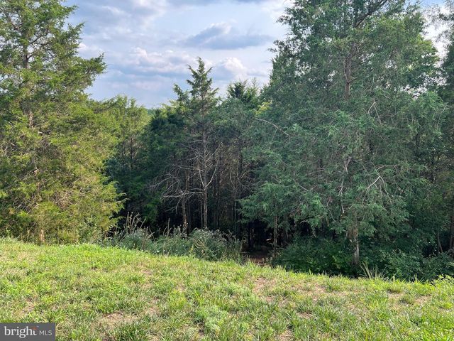 223 LUXOR CT, Bunker Hill, WV 25413