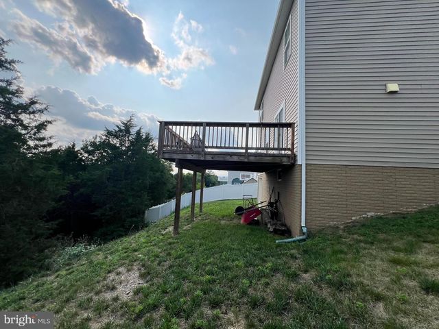 223 LUXOR CT, Bunker Hill, WV 25413