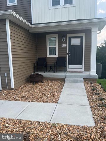 223 LUXOR CT, Bunker Hill, WV 25413