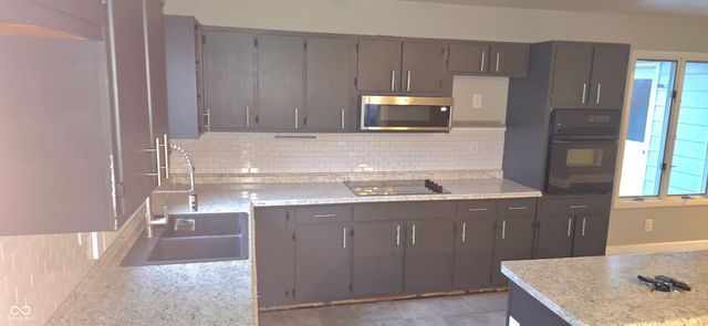 10671 E State Road 7, Columbus, IN 47203