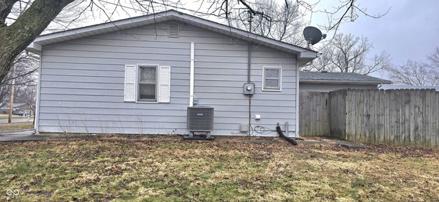 10671 E State Road 7, Columbus, IN 47203