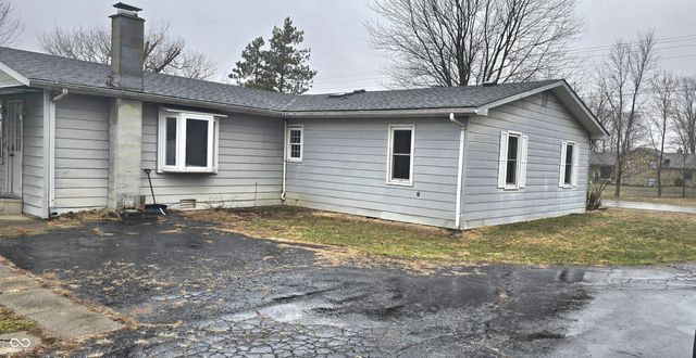 10671 E State Road 7, Columbus, IN 47203