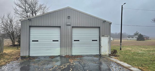 10671 E State Road 7, Columbus, IN 47203