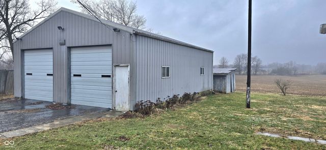 10671 E State Road 7, Columbus, IN 47203