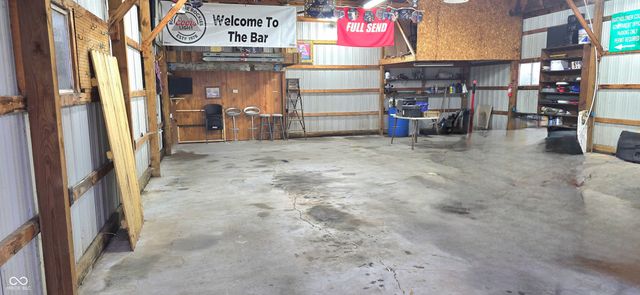 10671 E State Road 7, Columbus, IN 47203