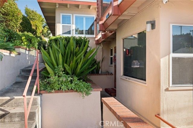 114 HIGH DRIVE, Laguna Beach, CA 92651