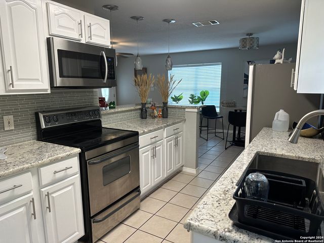 420 Canyon Edge, Canyon Lake, TX 78133