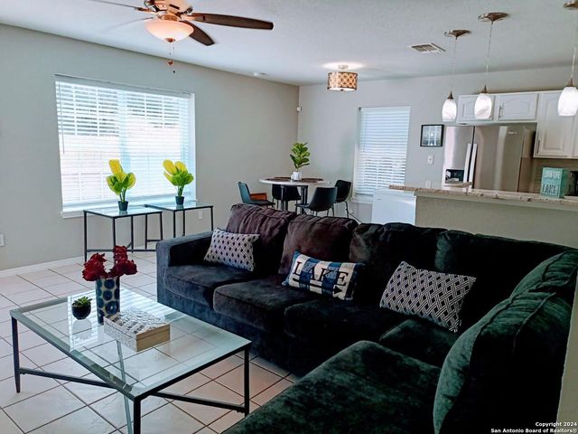 420 Canyon Edge, Canyon Lake, TX 78133