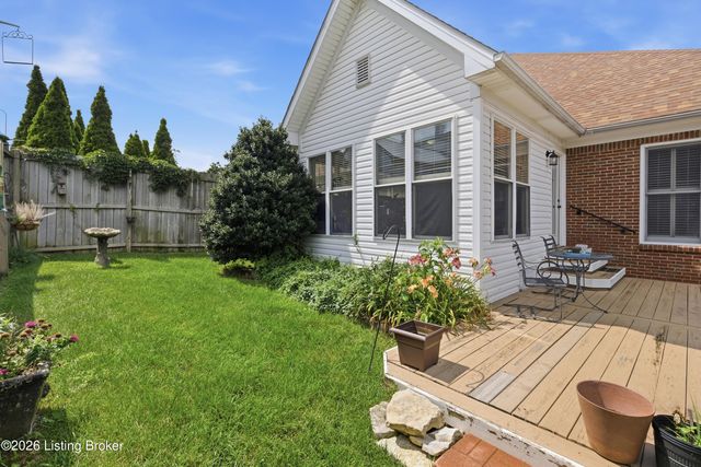 8302 Dravo Cir, Louisville, KY 40220