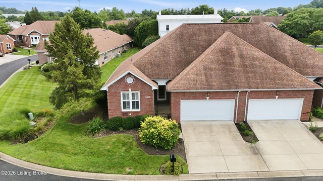 8302 Dravo Cir, Louisville, KY 40220