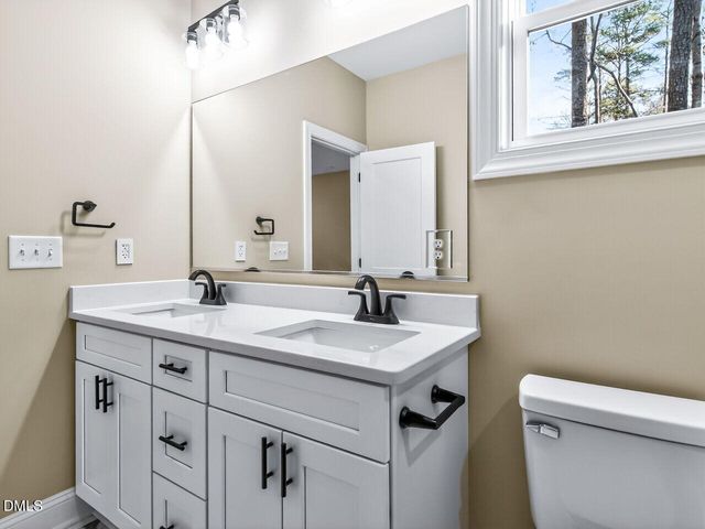 1099 Woodridge Trail, Sanford, NC 27332