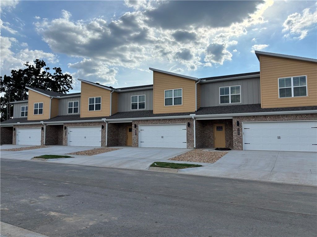 1036 Seaborn Way, Pea Ridge, AR 72751