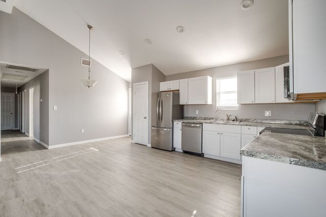 606 S Aquilla Street, Itasca, TX 76055