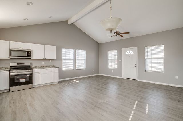 606 S Aquilla Street, Itasca, TX 76055