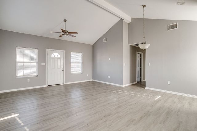 606 S Aquilla Street, Itasca, TX 76055