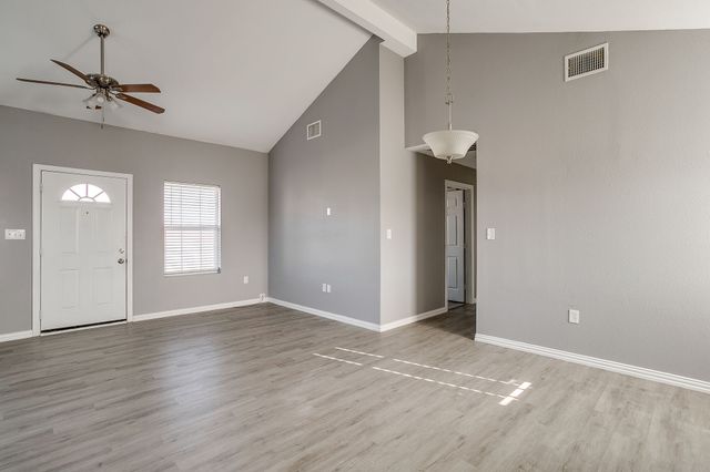 606 S Aquilla Street, Itasca, TX 76055