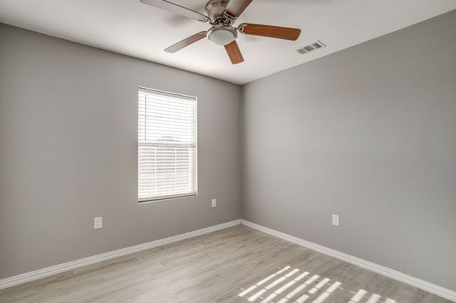 606 S Aquilla Street, Itasca, TX 76055