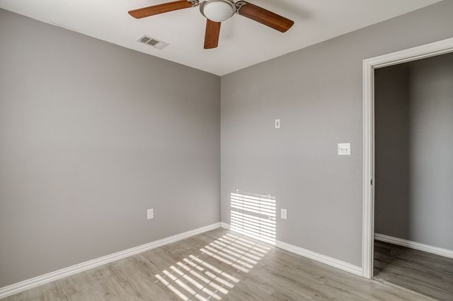 606 S Aquilla Street, Itasca, TX 76055