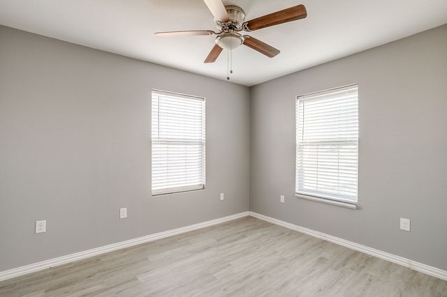 606 S Aquilla Street, Itasca, TX 76055