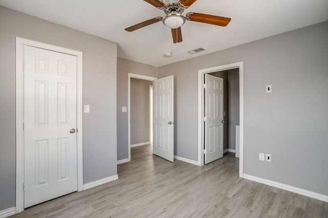 606 S Aquilla Street, Itasca, TX 76055