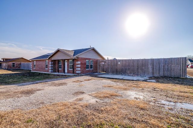 606 S Aquilla Street, Itasca, TX 76055