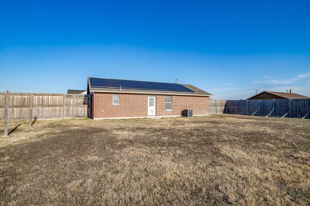 606 S Aquilla Street, Itasca, TX 76055