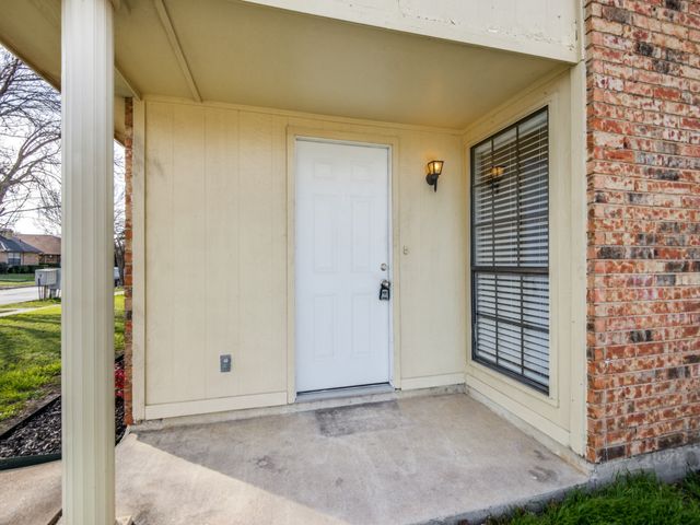 4646 Carr Street, The Colony, TX 75056